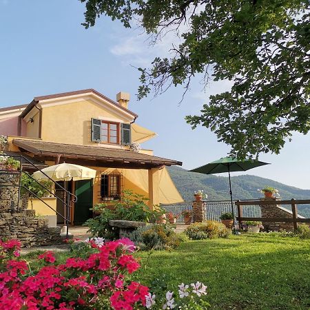 Elsa House Acomodação com café da manhã Mezzanego Exterior foto